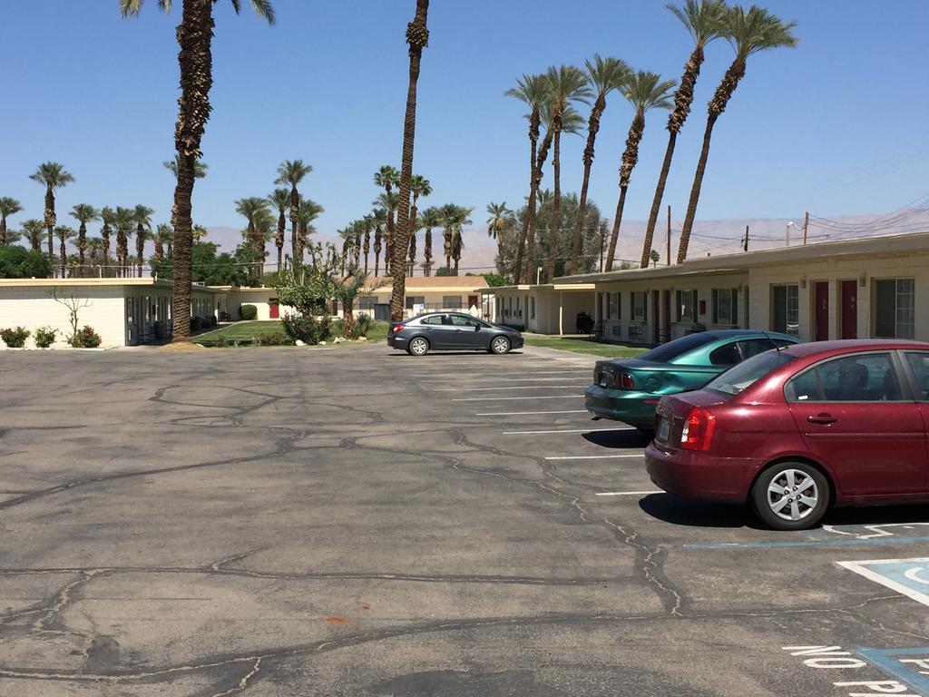 Western Sands Motel Индиоу Екстериор снимка