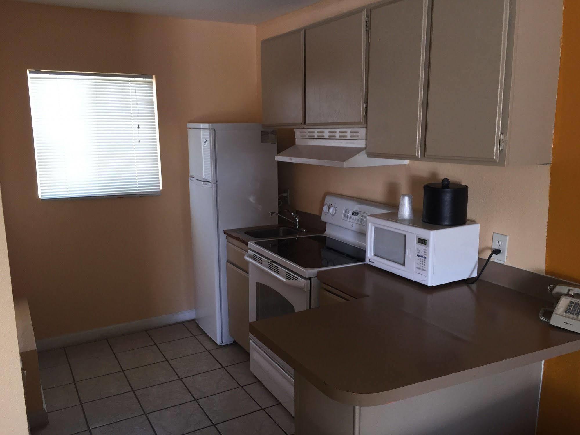 Western Sands Motel Индиоу Екстериор снимка